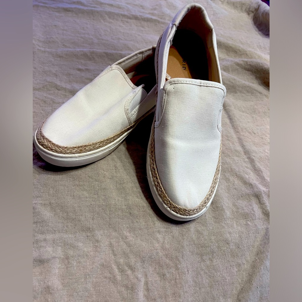 Torrid White Canvas Espadrille Size 8.5 WW New
